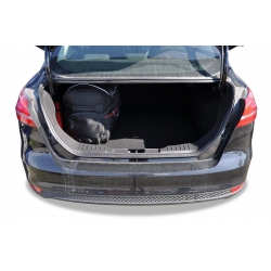 FORD FOCUS LIMOUSINE 2011-2018 TORBY DO BAGAŻNIKA 5 SZT FORD FOCUS LIMOUSINE 2011-2018 TORBY DO BAGAŻNIKA 5 SZT